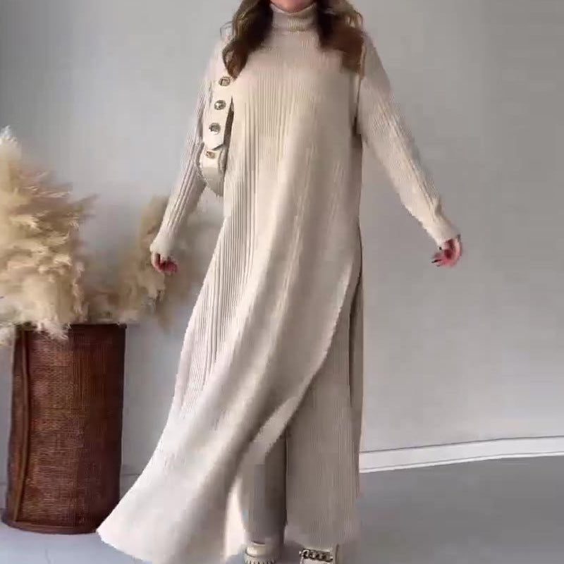 Turtleneck med slits i sidan, stickad tröja och vida byxor, tvådelat set
