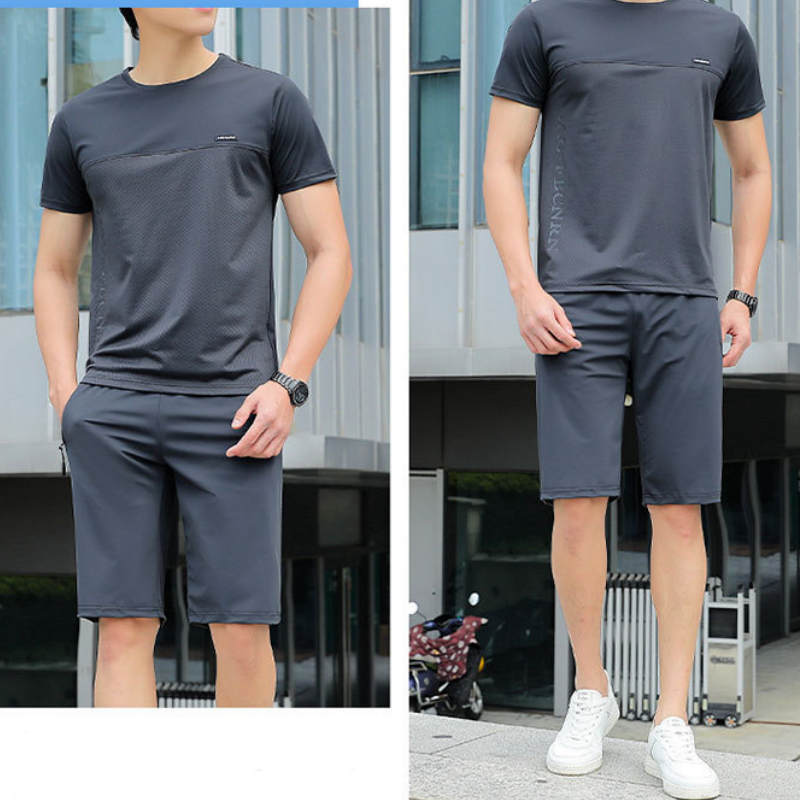 đ„SommardrĂ€kt för herrar med kortĂ€rmad skjorta och shorts