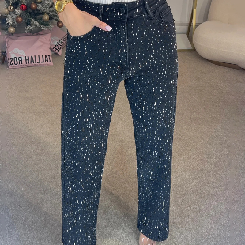 đ„Jeans med strassdetaljer och raka ben