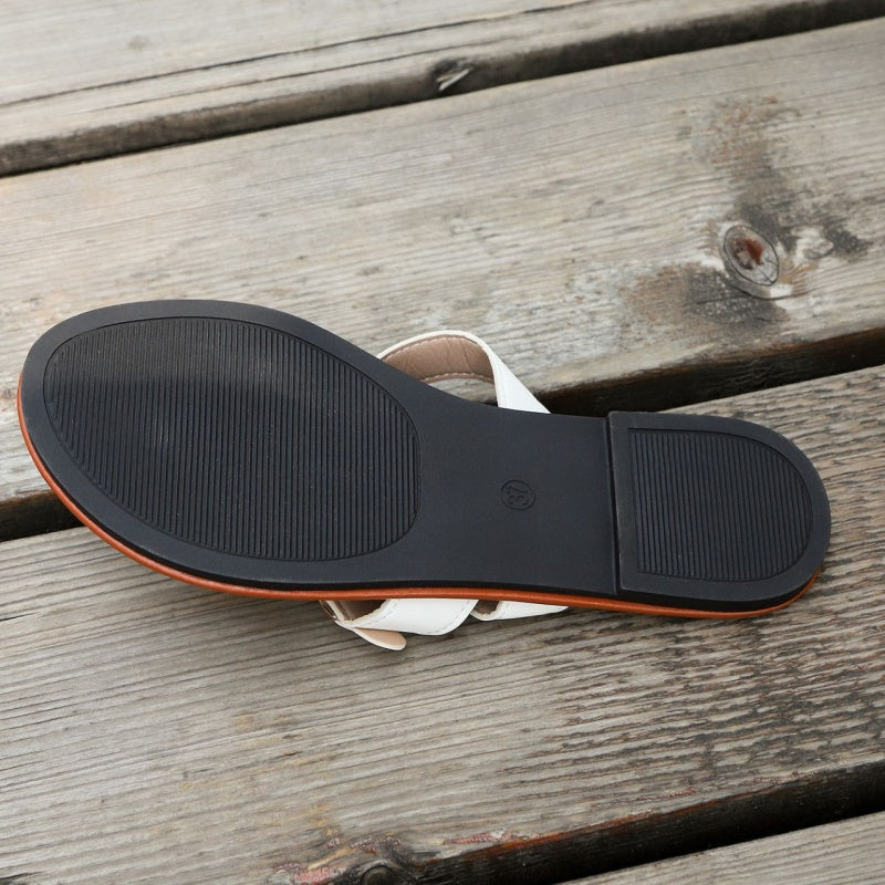 Avslappnade halkfria platta sandaler för kvinnor