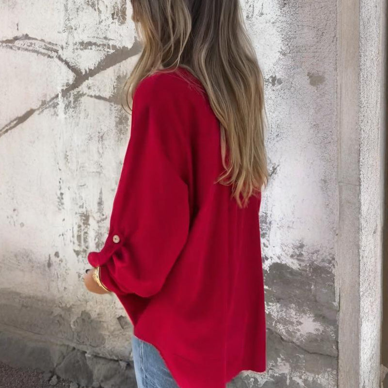 Enkel, lös topp med upprullade ärmar för kvinnor