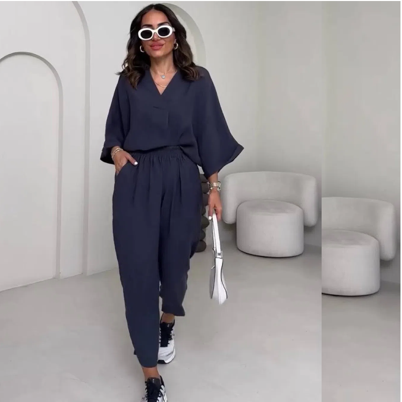 V-ringad topp och ankelbyxor för kvinnor Casual Set