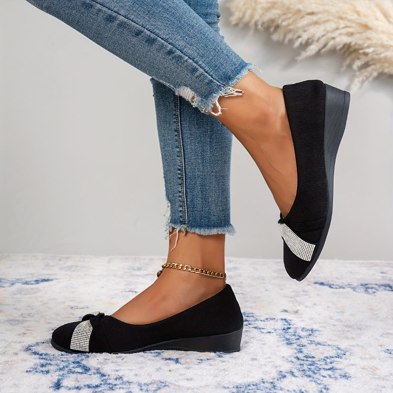 đ„Sista dagen-kampanj 50 % RABATT â LĂ€tta, fashionabla damskor med strass och kilklack