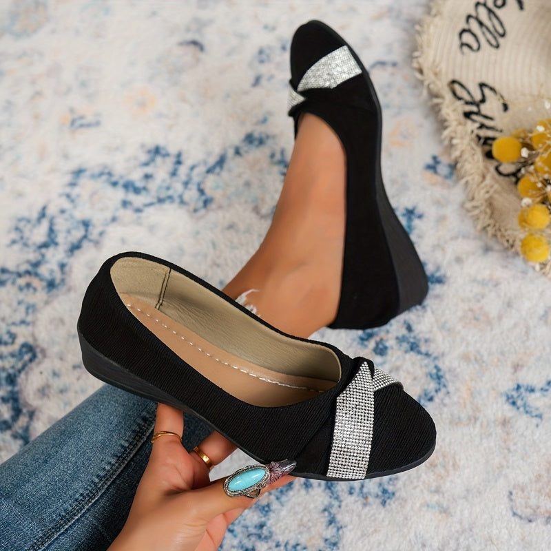 đ„Sista dagen-kampanj 50 % RABATT â LĂ€tta, fashionabla damskor med strass och kilklack