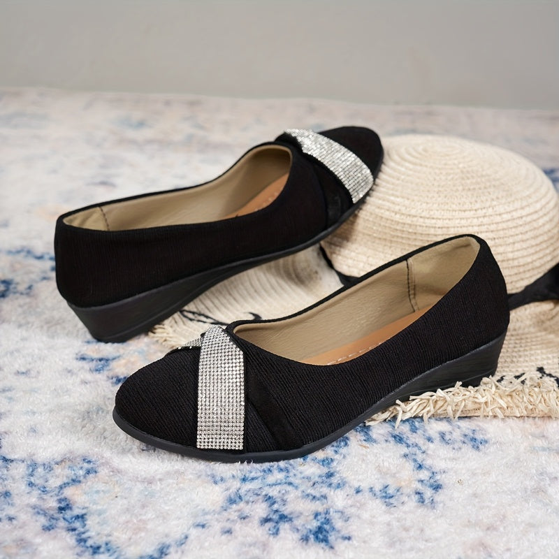 đ„Sista dagen-kampanj 50 % RABATT â LĂ€tta, fashionabla damskor med strass och kilklack