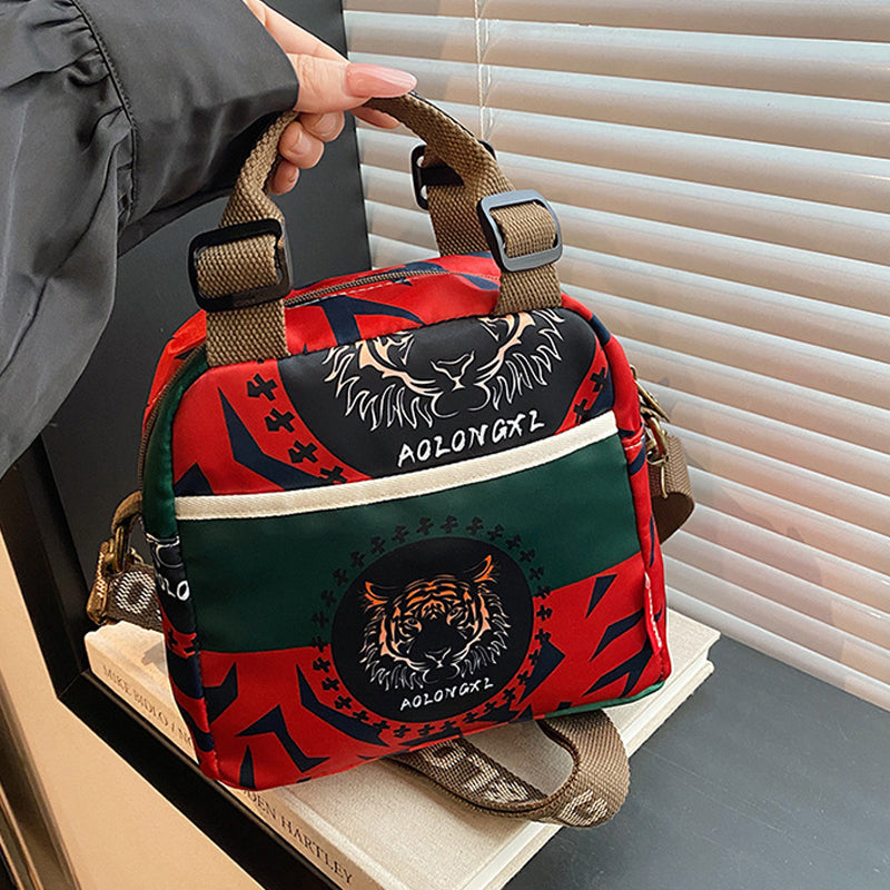 Mångsidig crossbody-väska med stor kapacitet