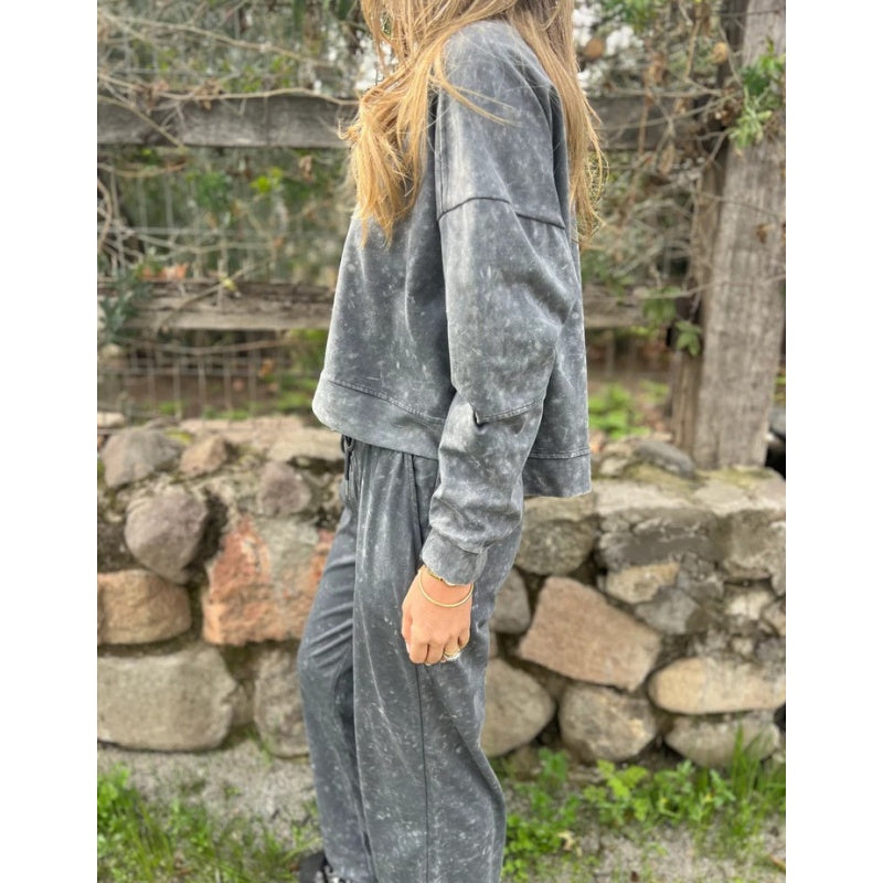đ„Rea under begrĂ€nsad tidđ„Set med vintage-tröja och byxor, tvĂ€ttad