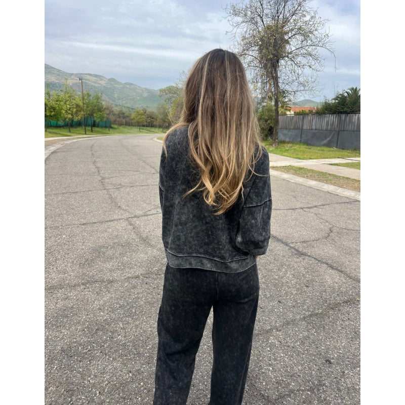 đ„Rea under begrĂ€nsad tidđ„Set med vintage-tröja och byxor, tvĂ€ttad
