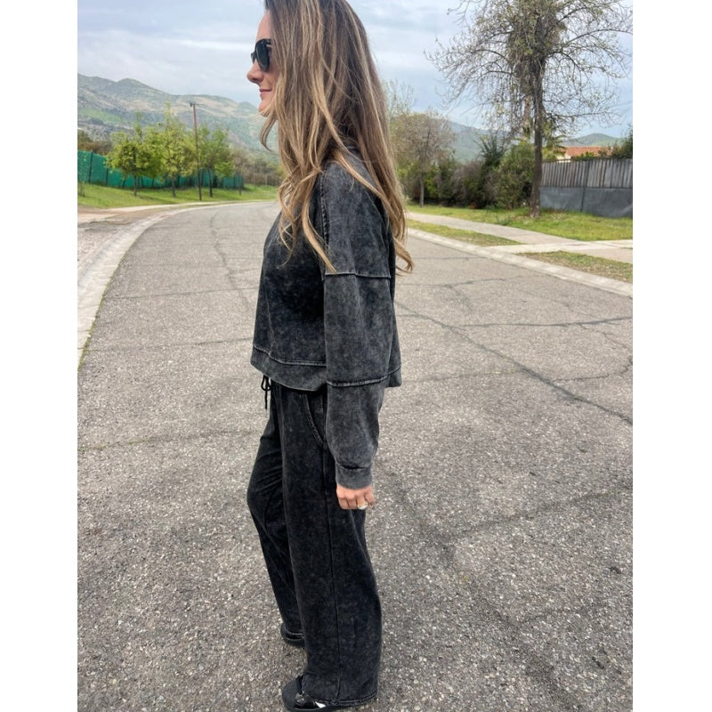 đ„Rea under begrĂ€nsad tidđ„Set med vintage-tröja och byxor, tvĂ€ttad