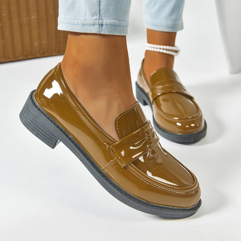 Klassiska slip-on-loafers för damer