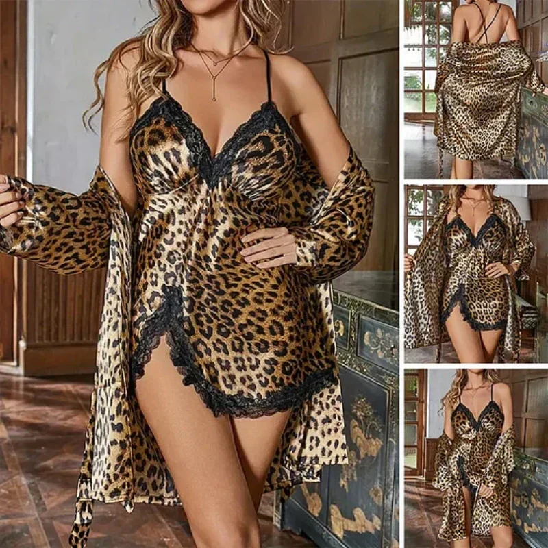 đ„Sexigt set med leopardmönstrad morgonrock och nattlinneđ