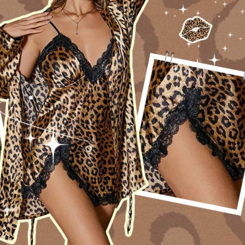 đ„Sexigt set med leopardmönstrad morgonrock och nattlinneđ