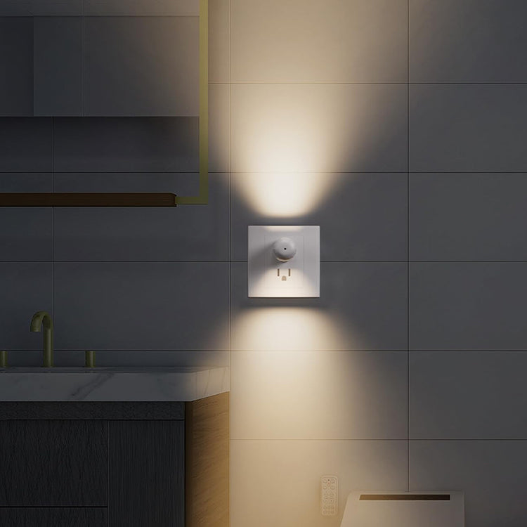 đSmart LED-nattlampa för vĂ€gguttag med automatisk dimmer
