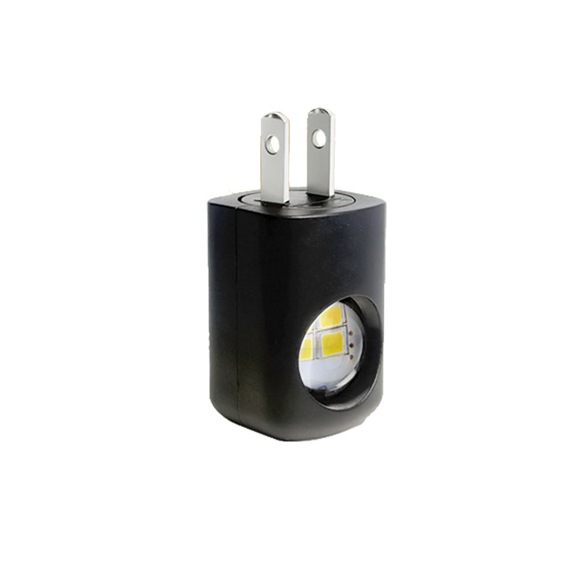 đSmart LED-nattlampa för vĂ€gguttag med automatisk dimmer