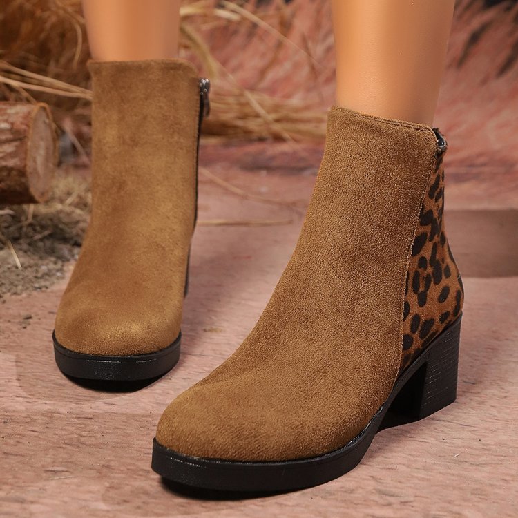 Bruna ankelskor med leopardmönster
