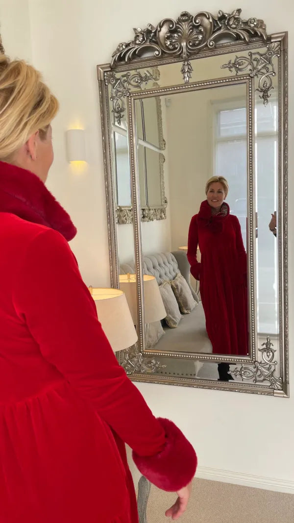 🎄Julklänning i slät plisserad midi-swing – mjukt tyg, elegant för julfester