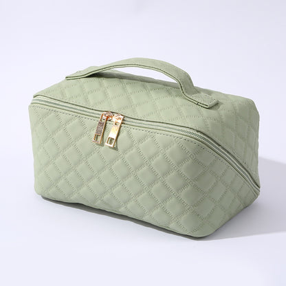 🔥 50 % RABATT! ✨ Sminkväskan med stor kapacitet – avtagbar ficka, elegant quiltat design, perfekt för resor 💄🧳