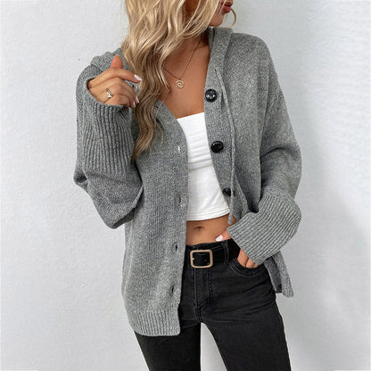 🧥 50% RABATT NU! 🍂 Huvtröja med dragsko i stickat material för damer – Mjuk Stickad & Klassiska Knappar – Perfekt för Höst & Vinter – Avslappnad Elegans 🌿