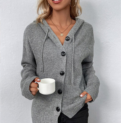 🧥 50% RABATT NU! 🍂 Huvtröja med dragsko i stickat material för damer – Mjuk Stickad & Klassiska Knappar – Perfekt för Höst & Vinter – Avslappnad Elegans 🌿