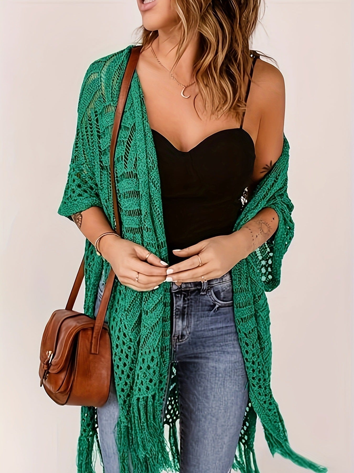 🌊 50% RABATT NU!✨ Dam Öppen Stickad Cover-Up med Tofsar – Bohemisk & Luftig – Strand Essential 🌴