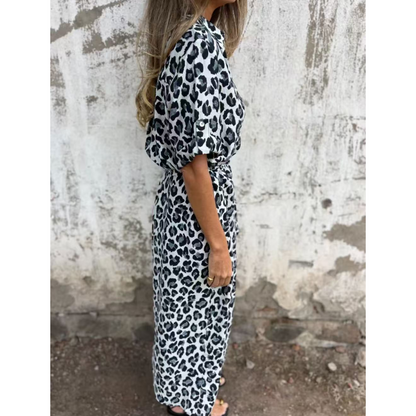 Maxiklänning med V-ringning och leopardmönster