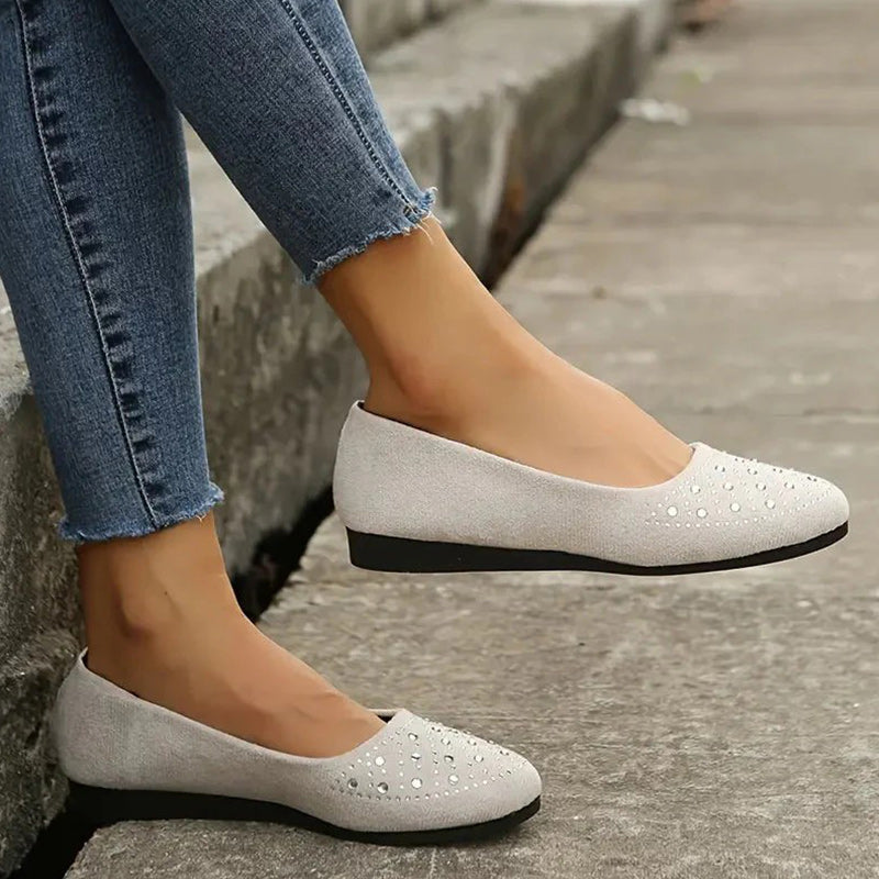 Bekväma slip-on-lägenheter för kvinnor med dekorationer av strass