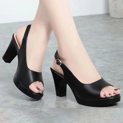 Peep-toe-sandaler med hög klack och spänne