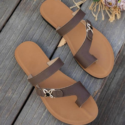 Avslappnade halkfria platta sandaler för kvinnor