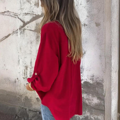 Enkel, lös topp med upprullade ärmar för kvinnor