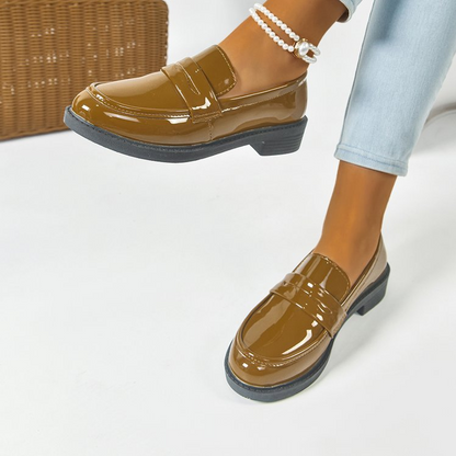 Klassiska slip-on-loafers för damer