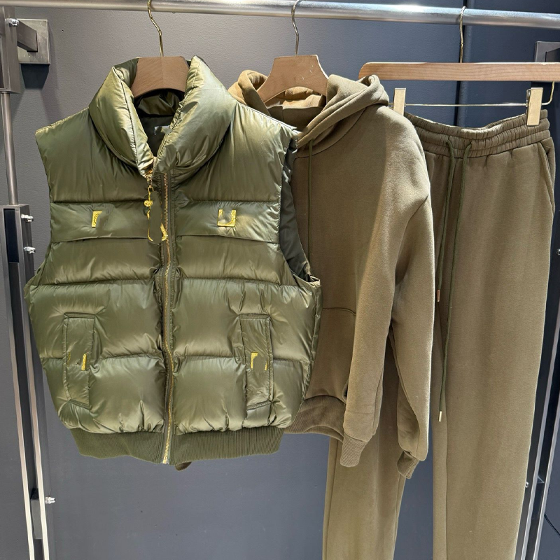 3-delat set med dunväst, huvtröja och joggingbyxor för damer