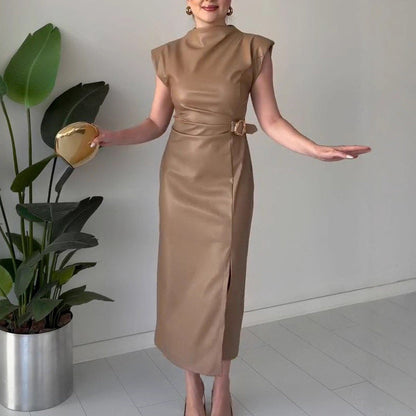 ⏳50 % RABATT NU! 👗💕Damklänning i rufsat konstläder, midilång🔥