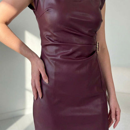 ⏳50 % RABATT NU! 👗💕Damklänning i rufsat konstläder, midilång🔥