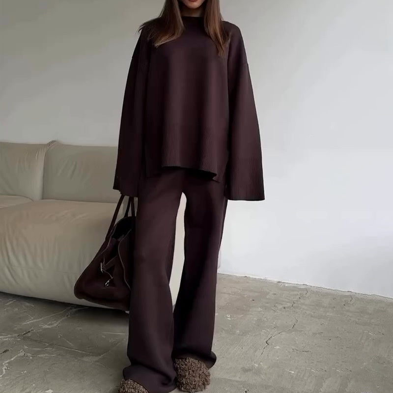 2-delat set med damtröja och byxor med vida ben