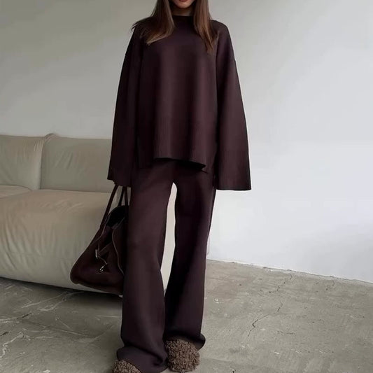 2-delat set med damtröja och byxor med vida ben