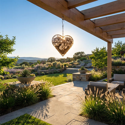 🕊️ Handgjort hjärta fyllt med bobyggarmaterial till fåglarna