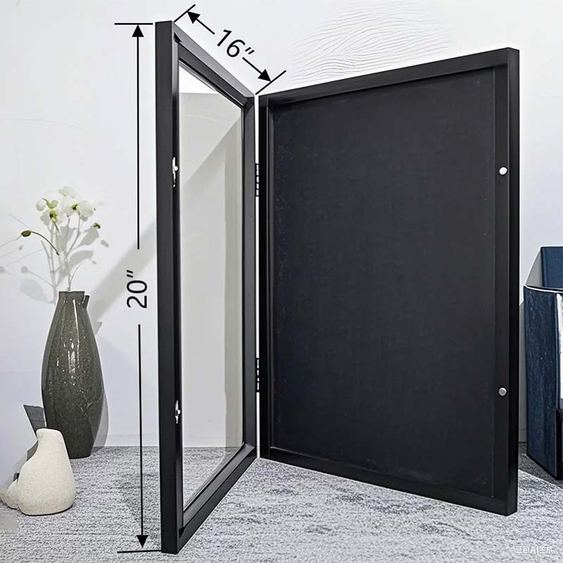 🔥⏰50 % RABATT!!!🔥Trädisplayram för matchtröja med magnetisk dörr