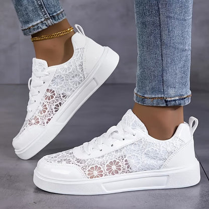 Damsneakers i mesh som andas med spets