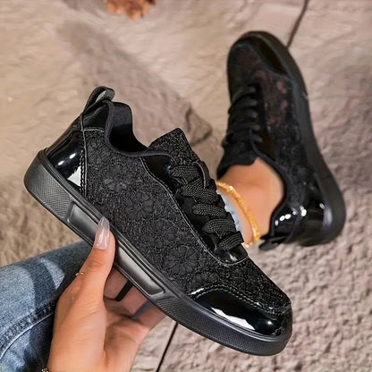 Damsneakers i mesh som andas med spets