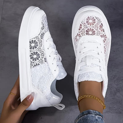 Damsneakers i mesh som andas med spets