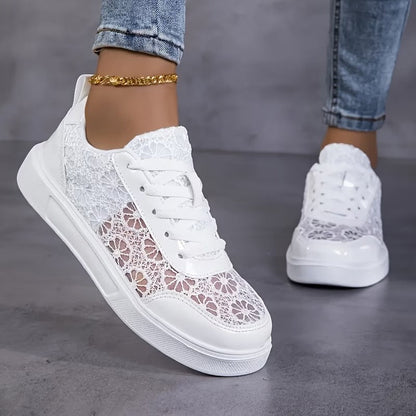 Damsneakers i mesh som andas med spets