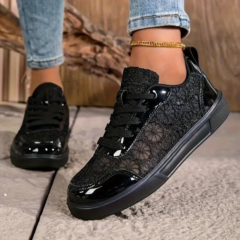 Damsneakers i mesh som andas med spets