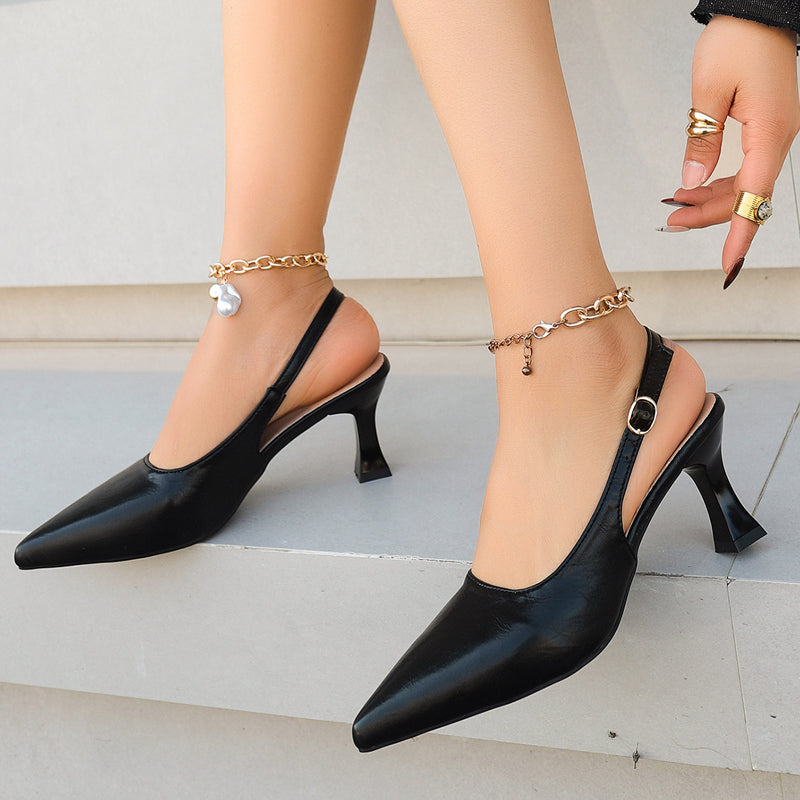 Eleganta spetsiga slingback-skor med låg klack