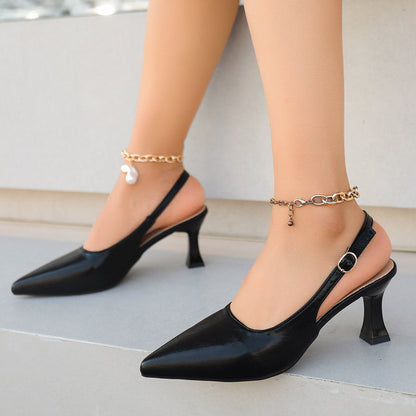 Eleganta spetsiga slingback-skor med låg klack