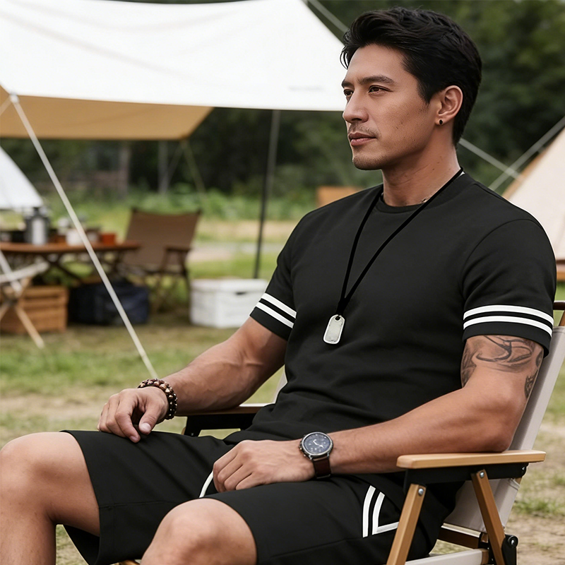 ✨ 55 % rabatt🔥 2-delat set för män: randig t-shirt och shorts