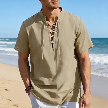 👕 50 % RABATT NU! 🏖️ Kortsluten herrskjorta med snörning – i andningsbar linneblandning ☀️