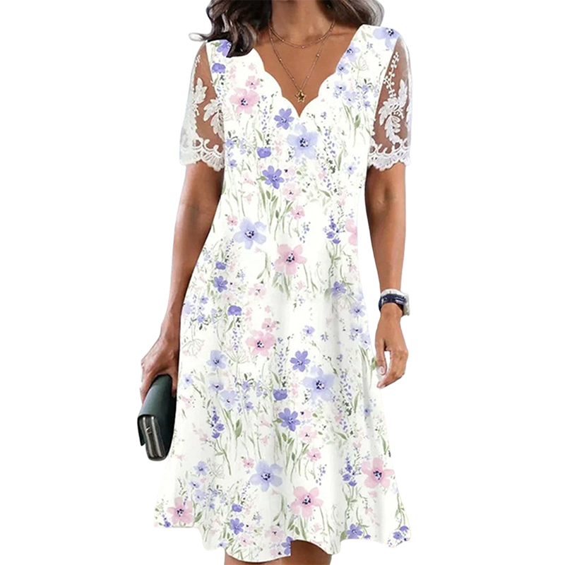 👗🌸 Blommig A-linjeklänning med spetsärmar och V-hals