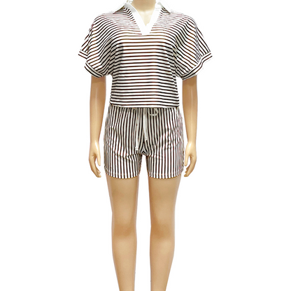 Set med randig kortärmad skjorta och shorts för dam