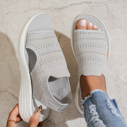 👡🌬️ Andningsbara stickade plattformssandaler med hälrem