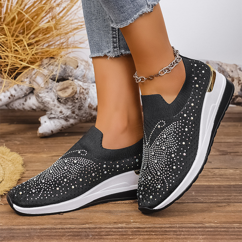 👟✨ Glittrande slip-on sneakers med strass och plattformsula